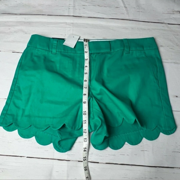 J.Crew Womens Green Scalloped Hem Shorts Sz 10 - Picture 2 of 4